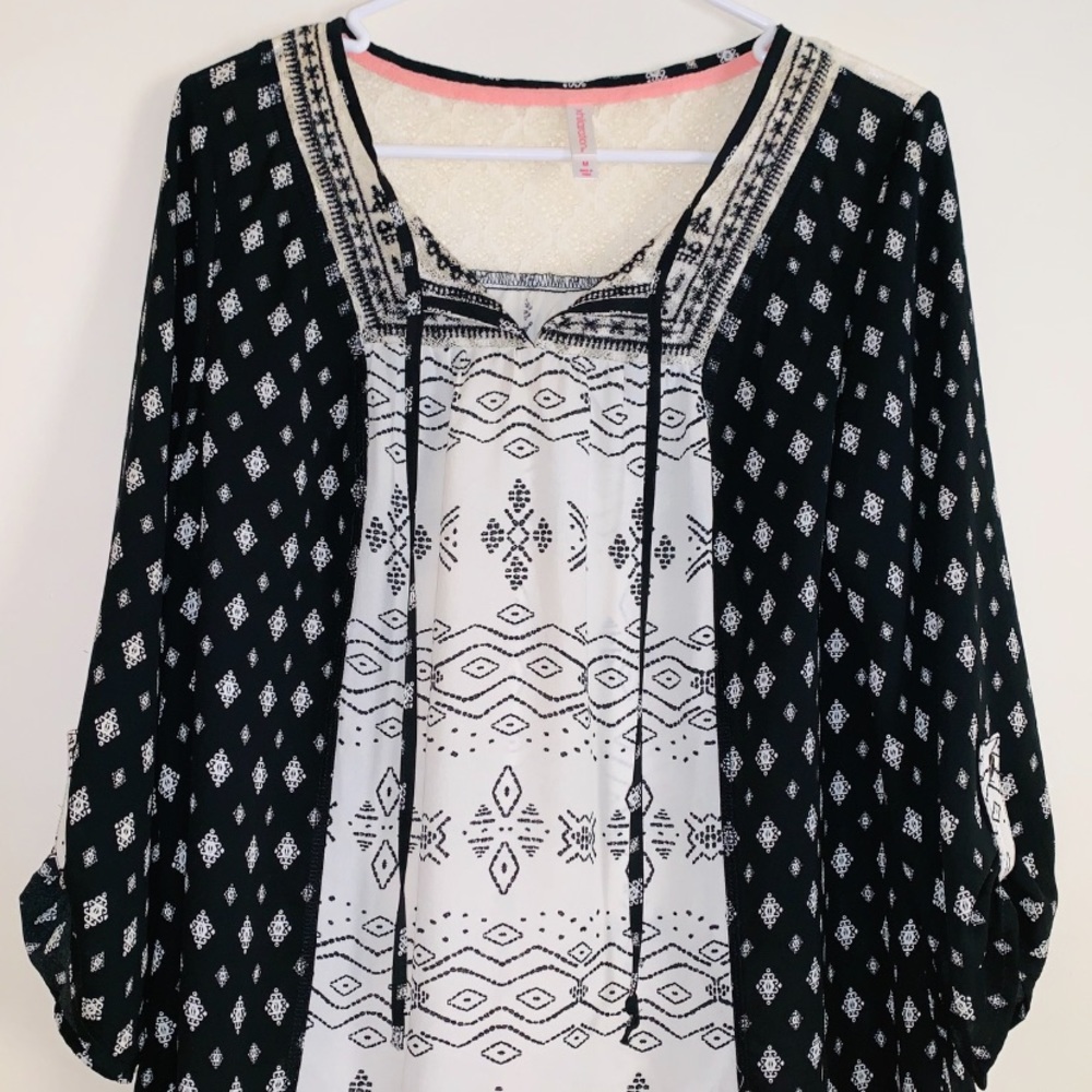 Exhilaration long sleeve Blouse size medium